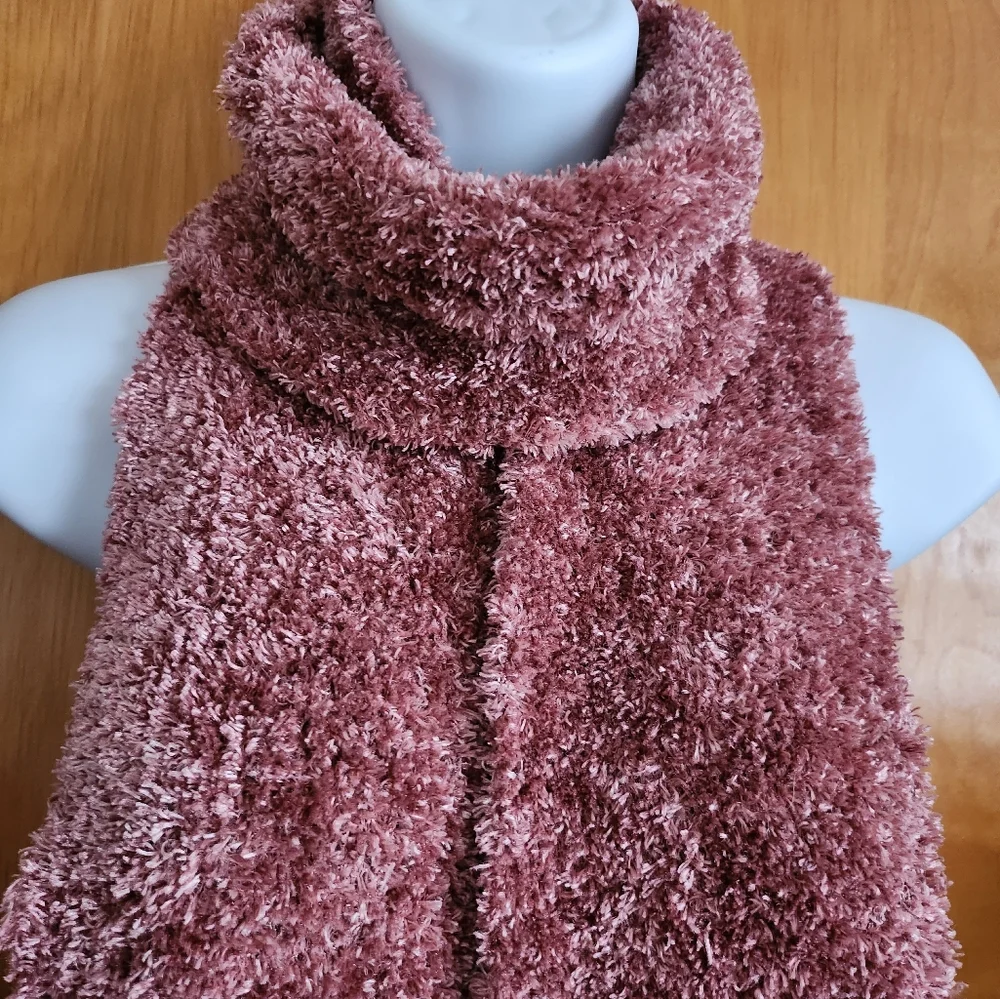 VTG Dusty Rose Scarf Acrylic